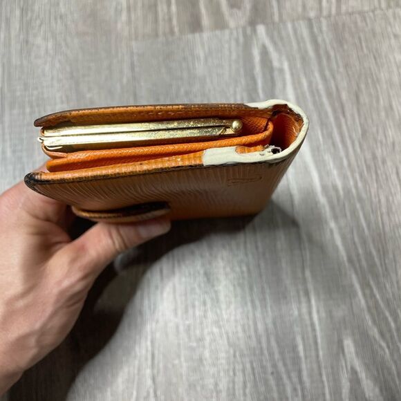 Authentic Louis Vuitton Orange Kisslock Wallet - Picture 3 of 9